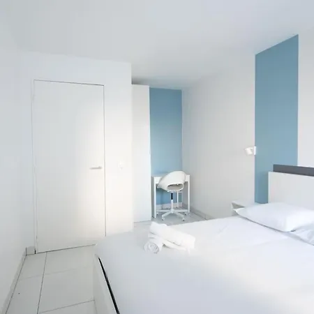 Beautiful 2 Bedroom 40 Min From Paris