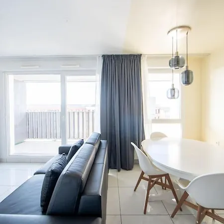 Beautiful 2 Bedroom 40 Min From Paris